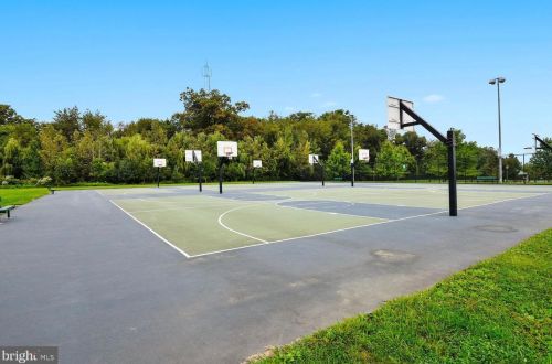 531 Lawson Way, Rockville MD 20850-5834 exterior