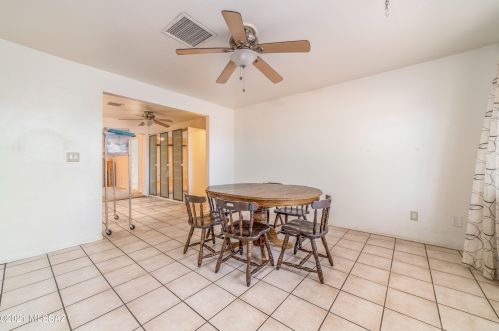 7421 Calle Medina, Tucson AZ  85757-8505 exterior