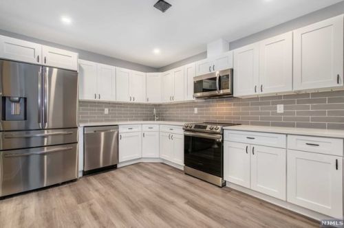 5 London Ct, Teaneck NJ 07666-6488 exterior