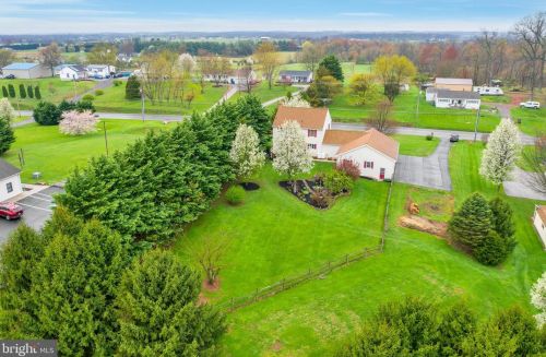 1460 Frederick Pike, Littlestown PA 17340-9764 exterior