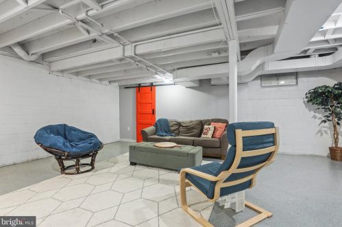 50 Danielle Ct, Trenton NJ  08648-1451 exterior