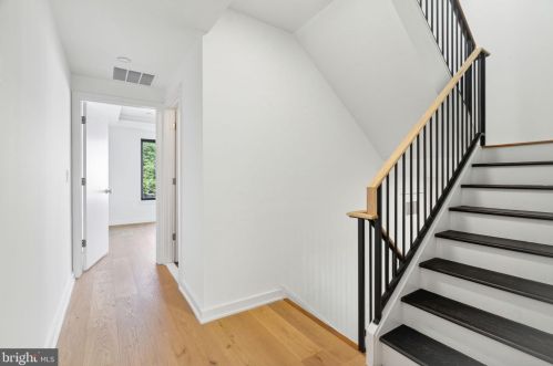 761 Cleveland St, Philadelphia PA 19146-2909 exterior