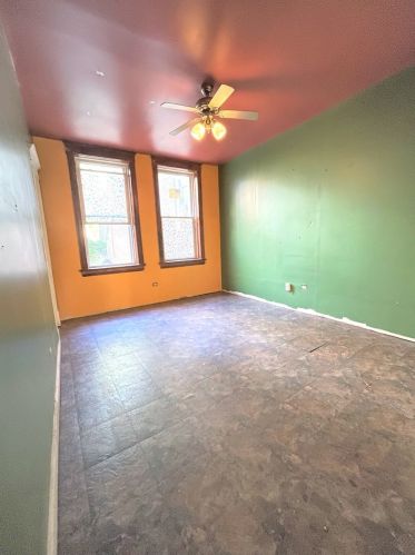 2420 Sawyer Ave, Chicago IL 60647-2541 exterior