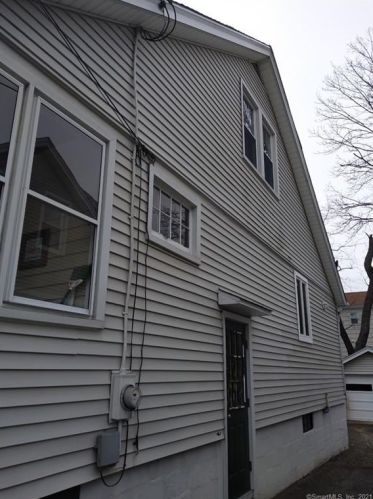 12 Winfield Ct, Norwalk CT 06855-2117 exterior