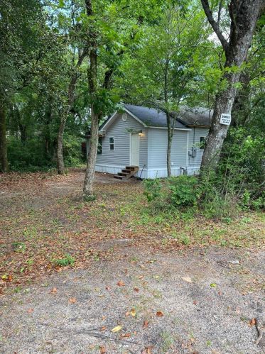 83 Live Oak Ave, Defuniak Springs FL  32435-2360 exterior