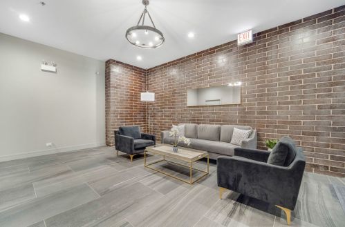 2947 Clark St, Chicago IL  60657-5203 exterior