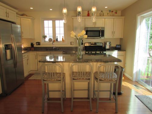 22 Melody Ter, Dover, NH 03820-4713