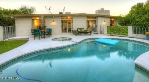 1302 Camino Seco, Tucson AZ 85710-1707 exterior