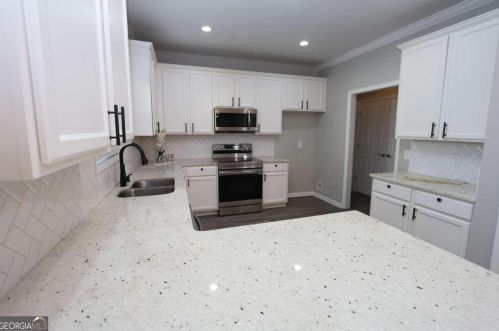 1192 Hubbard St, Atlanta GA 30310-3008 exterior