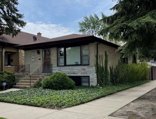 5657 Waveland Ave, Chicago, IL 60634-2752