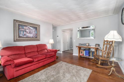 6185 Enola Ave, Kalamazoo MI 49048-8110 exterior