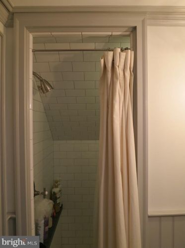 324 Camac St, Philadelphia PA 19140-4214 exterior