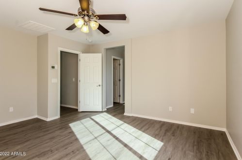 2822 73rd Dr, Phoenix AZ  85035-3256 exterior