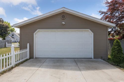 3627 Vistula Rd, Mishawaka IN 46544-4055 exterior