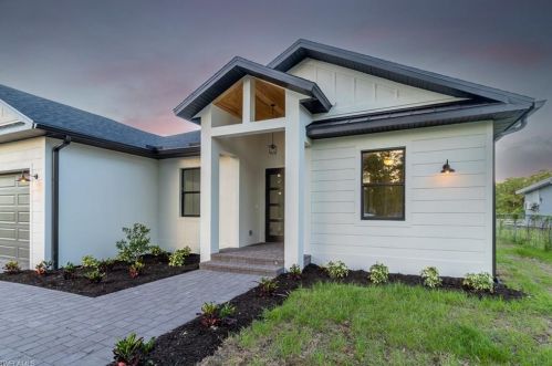 4171 45 Ave, Naples FL 34120-6410 exterior