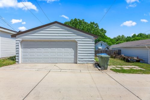 211 62, Milwaukee WI 53214-1822 exterior