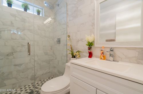 12814 40 Pl, Phoenix AZ 85050-8972 exterior