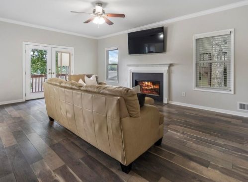 8474 Lake Dr, Lithonia GA  30039-6562 exterior