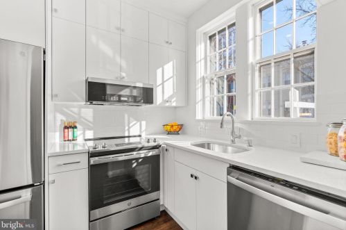 114 Duddington Pl, Washington DC  20003-2609 exterior