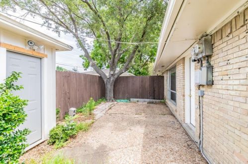 7609 Dentcrest Dr, Dallas TX 75254-8025 exterior