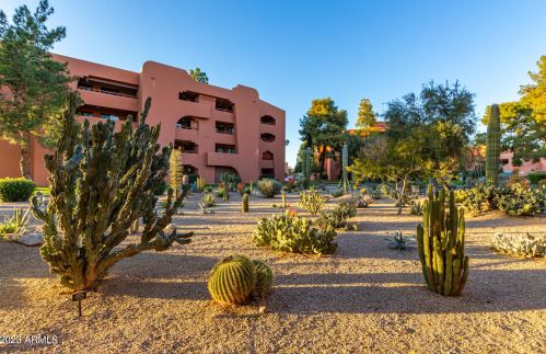 4303 Cactus Rd, Phoenix AZ  85032-7637 exterior