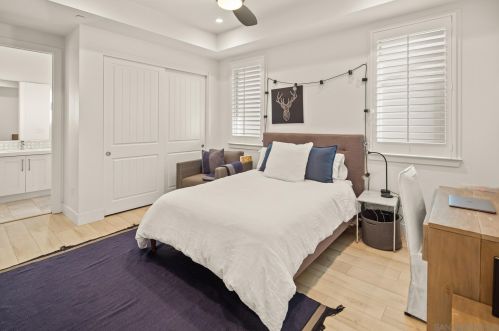 712 Ave, San Diego CA 92118-1716 exterior