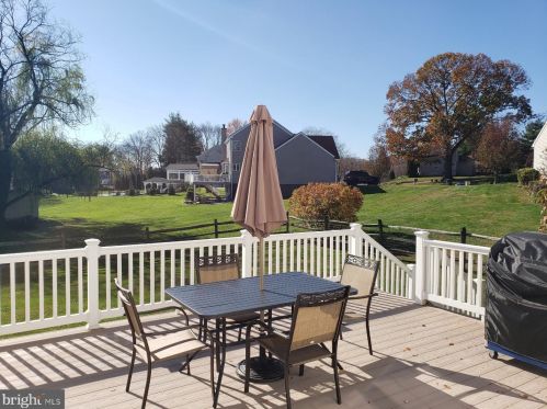 708 Tryens Rd, Chester PA 19014-1559 exterior