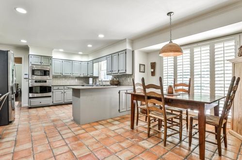 4748 Dunwoody Sta Dr, Atlanta GA 30338-4704 exterior