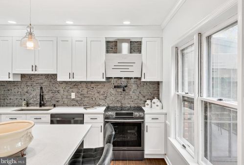 1205 Limerick Ct, Hummelstown PA  17036-9152 exterior