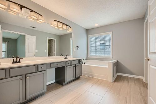 5006 Bright Hampton Dr, Atlanta GA 30339-1956 exterior