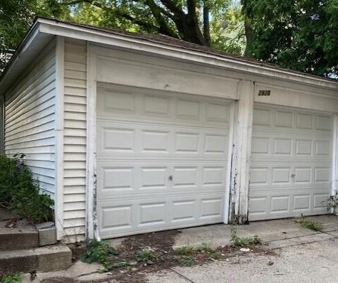 2920 44th St, Milwaukee, WI 53219-3406