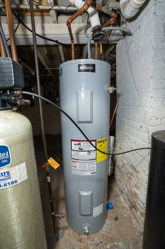 905 Tappan St, Bull Valley IL 60098-2451 exterior