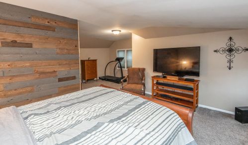 2905 Hackett Ave, Milwaukee WI 53211-3442 exterior