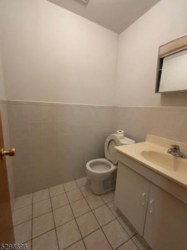 88 Rome St, Newark NJ 07105-3406 exterior