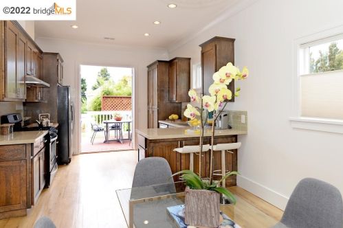 2424 8 St, Berkeley CA 94710-2501 exterior