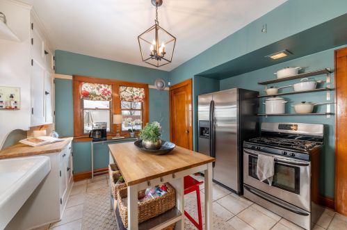 2722 Lefeber Ave, Milwaukee WI 53210-1140 exterior