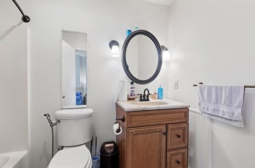 2013 E, Pittsburgh PA 15209-1809 exterior