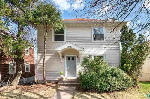 2006 4 St, Duluth MN 55805-1873 exterior