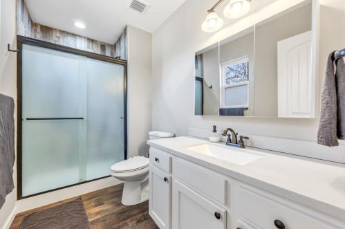 250 Village Circle Dr, Winfield MO 63389-2051 exterior