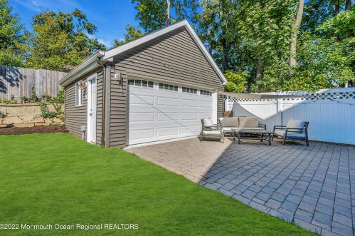 33 Avenue C, Atlantic Highlands NJ  07716-1069 exterior