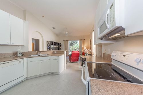 5629 Spanish Riv Rd, Fort Pierce FL 34951-2896 exterior