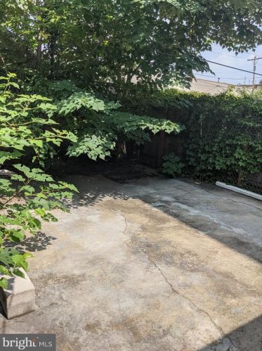 2029 Ellsworth St, Philadelphia PA 19146-3010 exterior