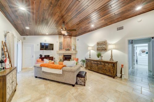 13544 Avista Dr, Tampa, FL 33624-4348