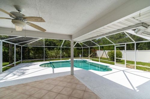 1826 Leafy Rd, Fort Pierce FL  34953-1392 exterior