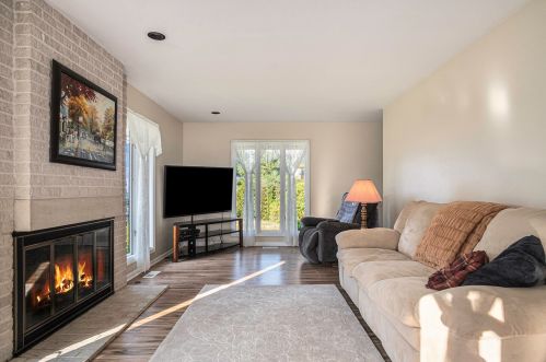 652 Ruddiman Dr, Meskegon MI 49445-2867 exterior