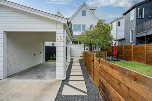 1821 39th St, Austin, TX 78722-1319