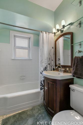 1114 Northlawn St, Grand Rapids MI 49505-3724 exterior