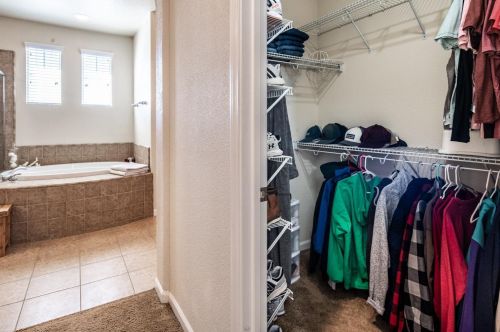 2038 Beckett Dr, Folsom CA 95762-5200 exterior