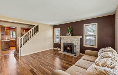 7804 Howard Ave, Milwaukee, WI 53220-1610