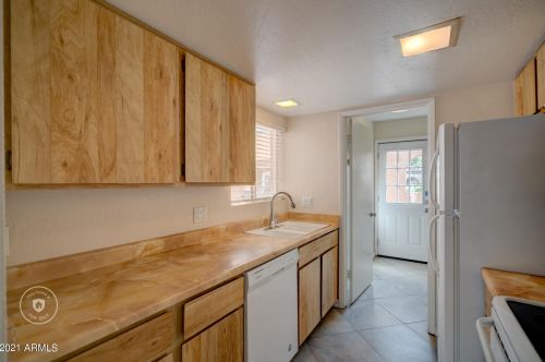 1150 Cochise Dr, Phoenix AZ 85021-2045 exterior